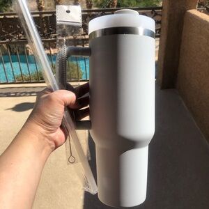 Stainless Steel Light Gray Tumbler with Handle *New